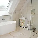 Schoene Maisonette-ferienwohnung Am Selliner Mit Terrasse Casa de Férias