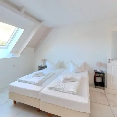 Schoene Maisonette-ferienwohnung Am Selliner Mit Terrasse Сasa de vacaciones *