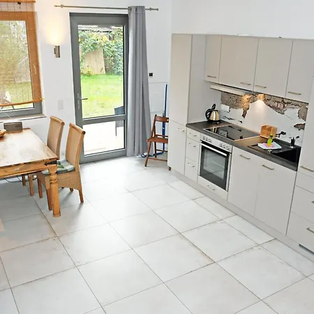 Schoene Maisonette-ferienwohnung Am Selliner Mit Terrasse Baabe