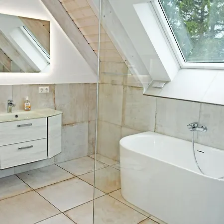 Schoene Maisonette-ferienwohnung Am Selliner Mit Terrasse *