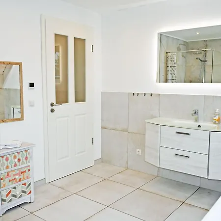Casa de Férias Schoene Maisonette-ferienwohnung Am Selliner Mit Terrasse Baabe