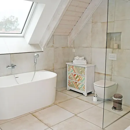 Schoene Maisonette-ferienwohnung Am Selliner Mit Terrasse Tatil Evi